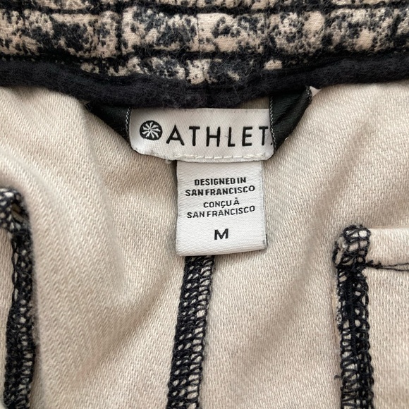 Athleta Black and white Farallon Shorts Medium M - Picture 4 of 4